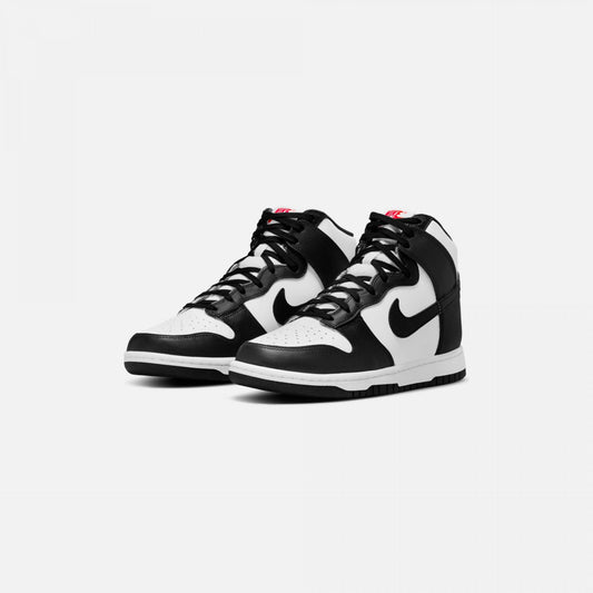 Nike | DUNK HIGH  { BLACK/WHITE