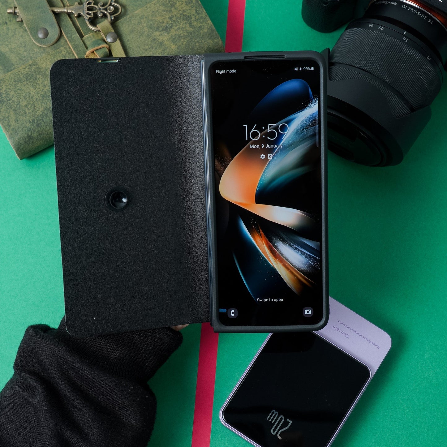 Galaxy Z Fold4 Premium Striped Glass Flip Case