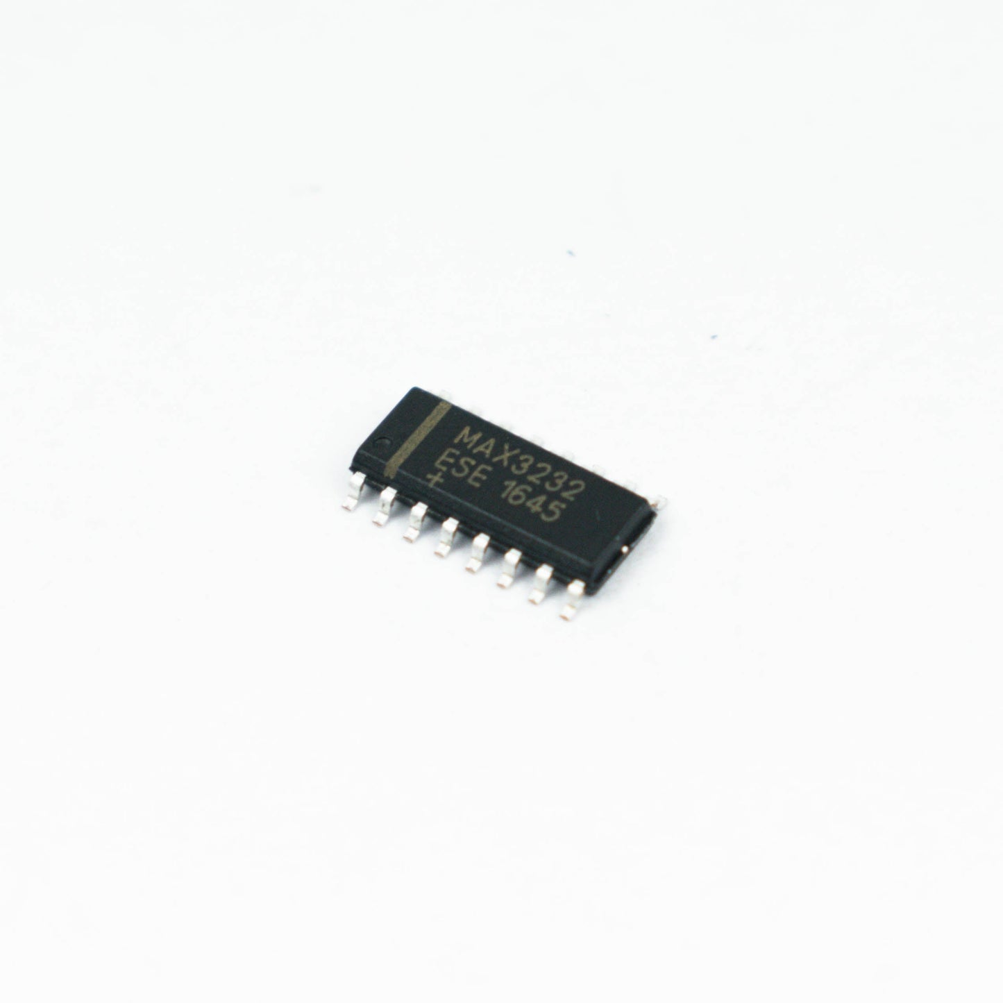 MAX3232 3V to 5.5V Multichannel RS-232 Line Driver & Receiver IC SMD