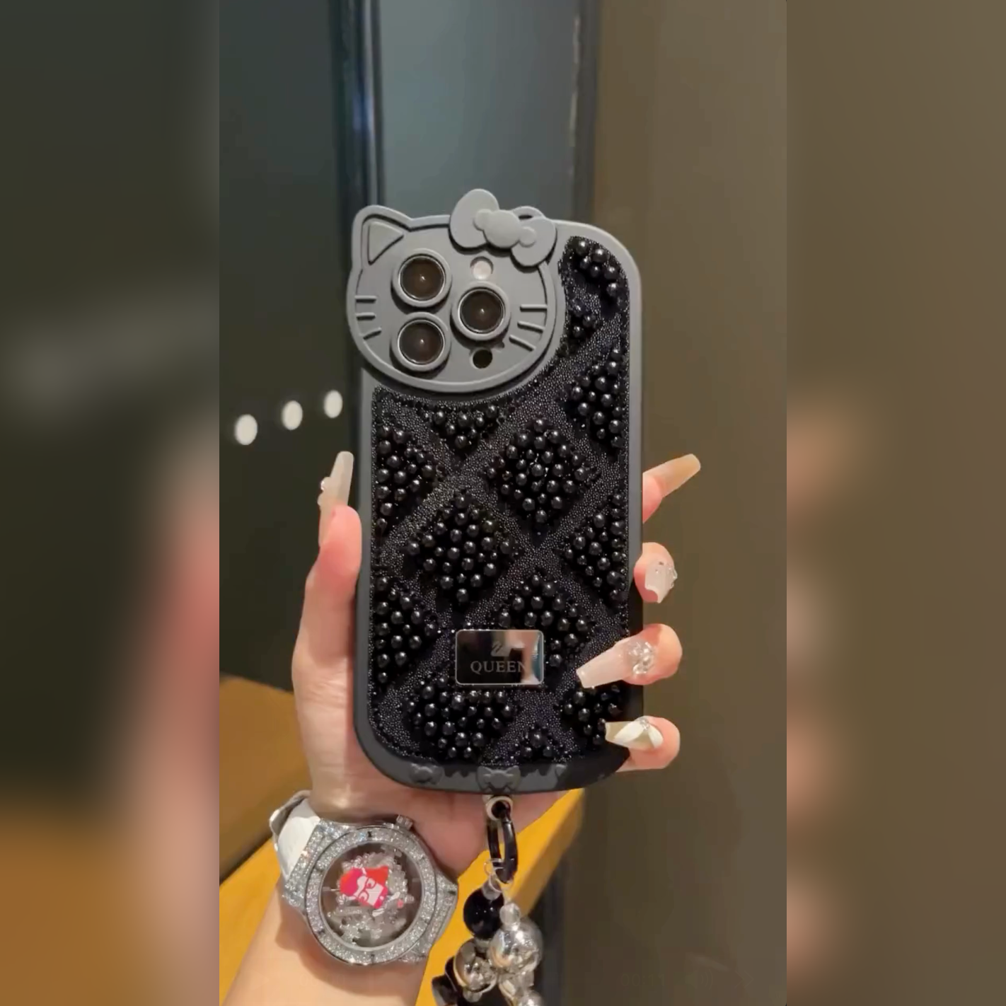 Kitty Luxe Glam Pearl Case