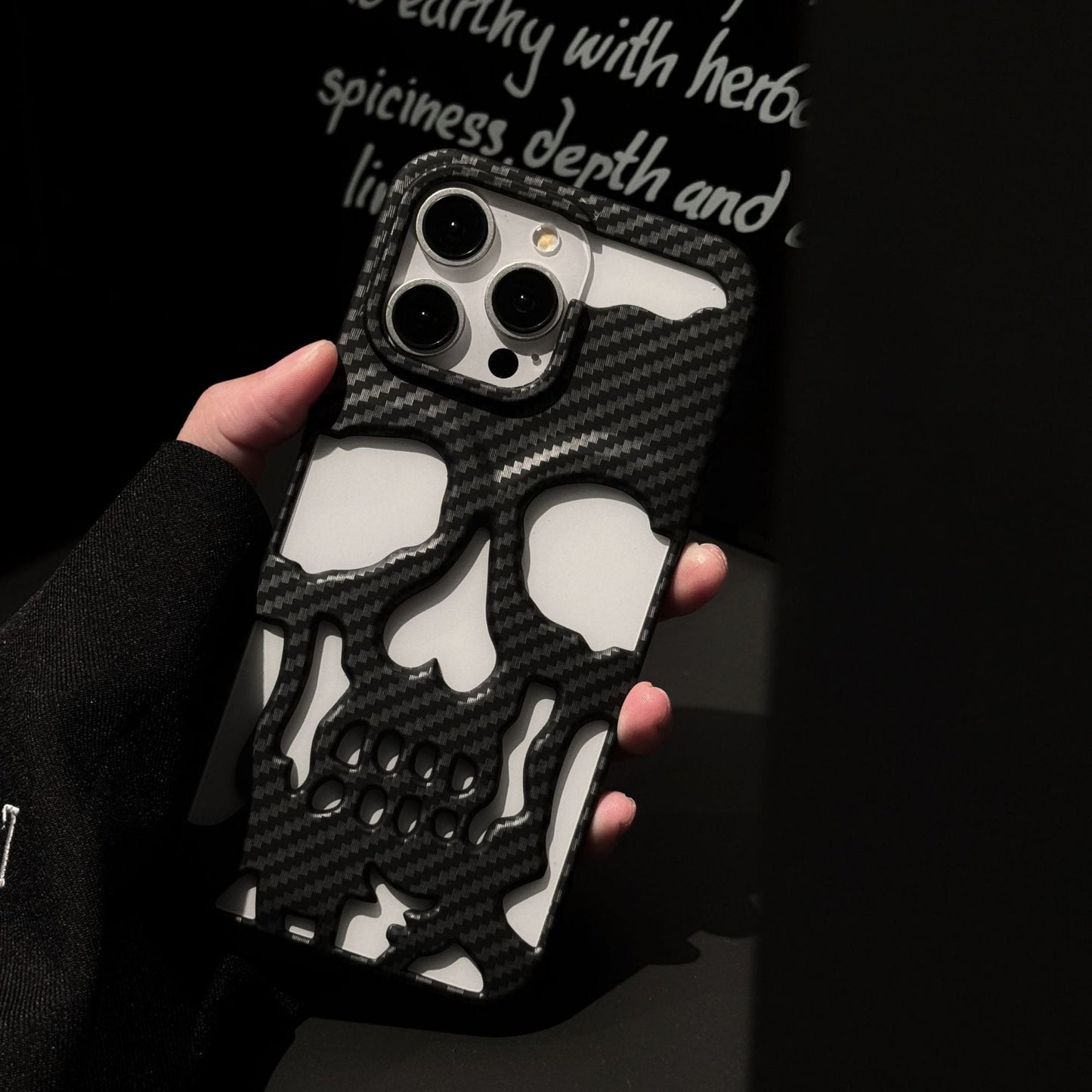 Gothic Carbon Fiber Hollow Skull Case - iPhone