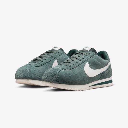 Nike | CORTEZ  { VINTAGE GREEN/SAIL-MIDNIGHT NAVY
