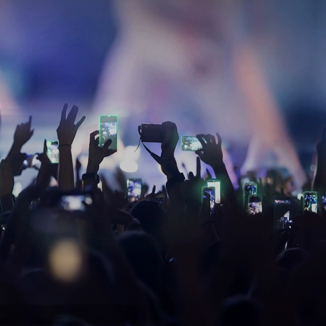 iPhone - Luminous Glow Full Screen Protector