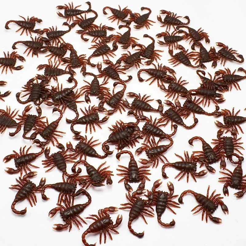 2407TA 5-50Pcs Halloween gadget Plastic Cockroaches Joke Decoration Props Rubber Toy Gags Practical Jokes Toys Plastic Bugs Cockroach