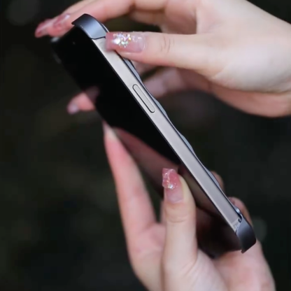 Robust Hollow Circular Incision Case - iPhone