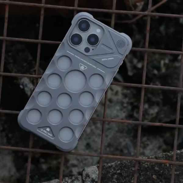 Robust Hollow Circular Incision Case - iPhone