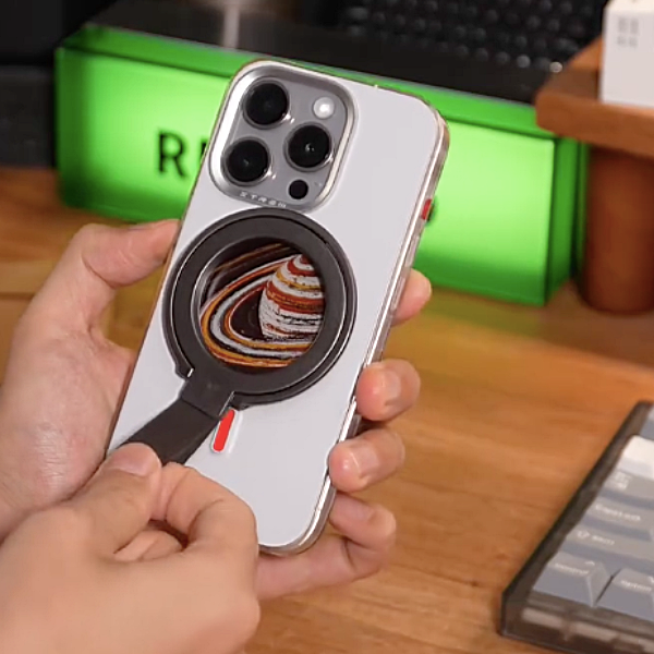 Dynamic Custom Display Magsafe Case - iPhone