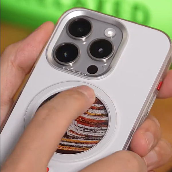 Dynamic Custom Display Magsafe Case - iPhone