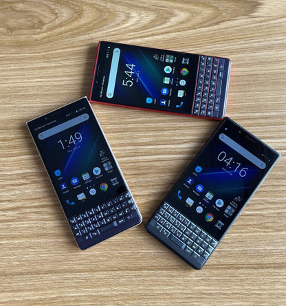 BlackBerry KEY2 LE (BBE100-4) 64GB (Unlocked) Dual SIM Smartphone- Refurbished
