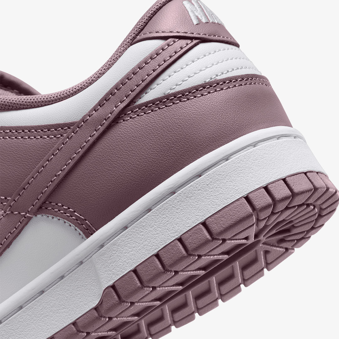 NIKE | DUNK LOW RETRO { WHITE/WHITE/TAUPE GREY