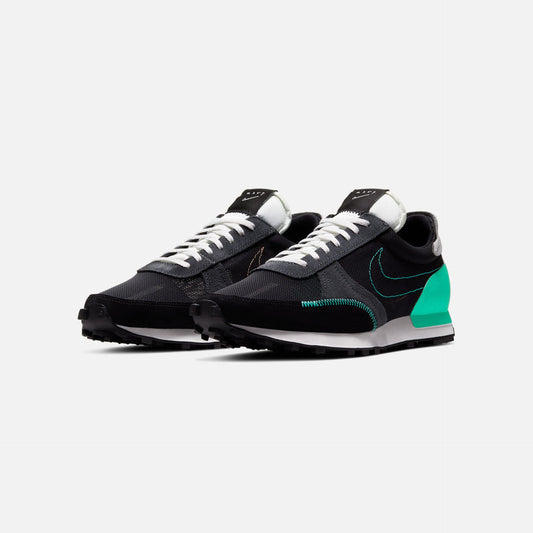 Nike | DAYBREAK TYPE N.354