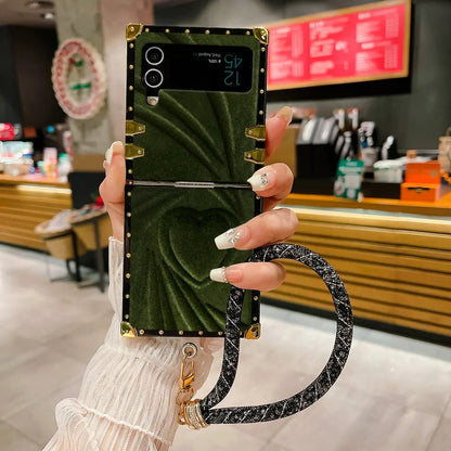 Fuzzy Heart Plating Case With Strap - Samsung